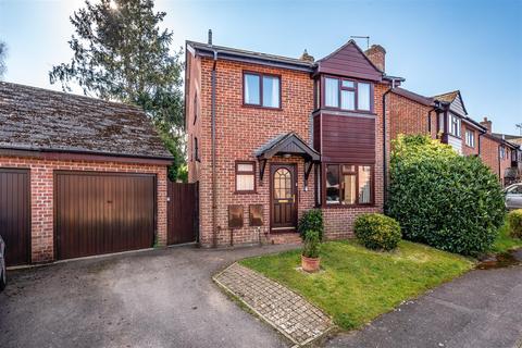 2 Head Down, Petersfield, GU31 4PS