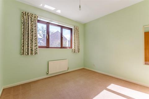 2 Head Down, Petersfield, GU31 4PS