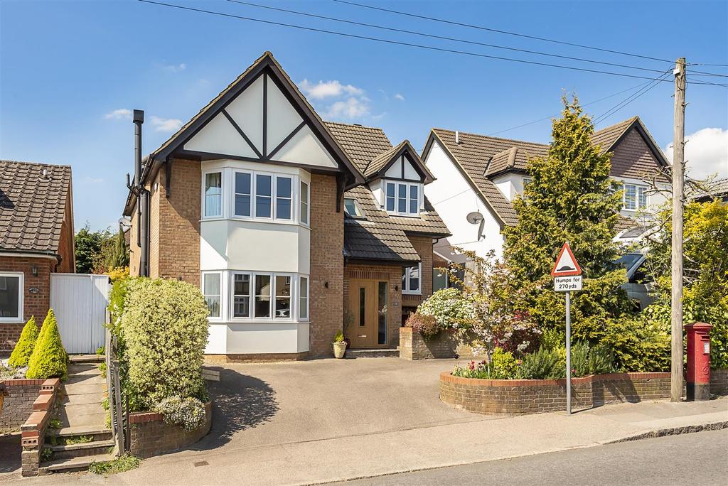 Piggottshill Lane, Harpenden 5 bed detached house £1,200,000