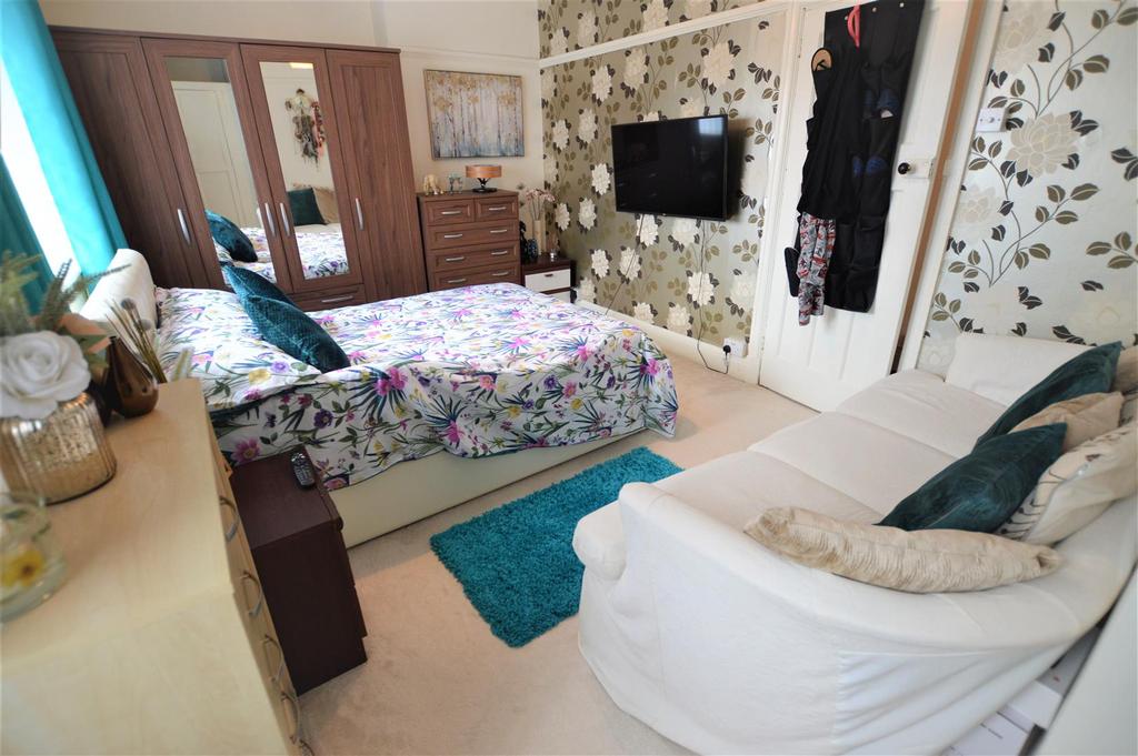 Bed1a.JPG