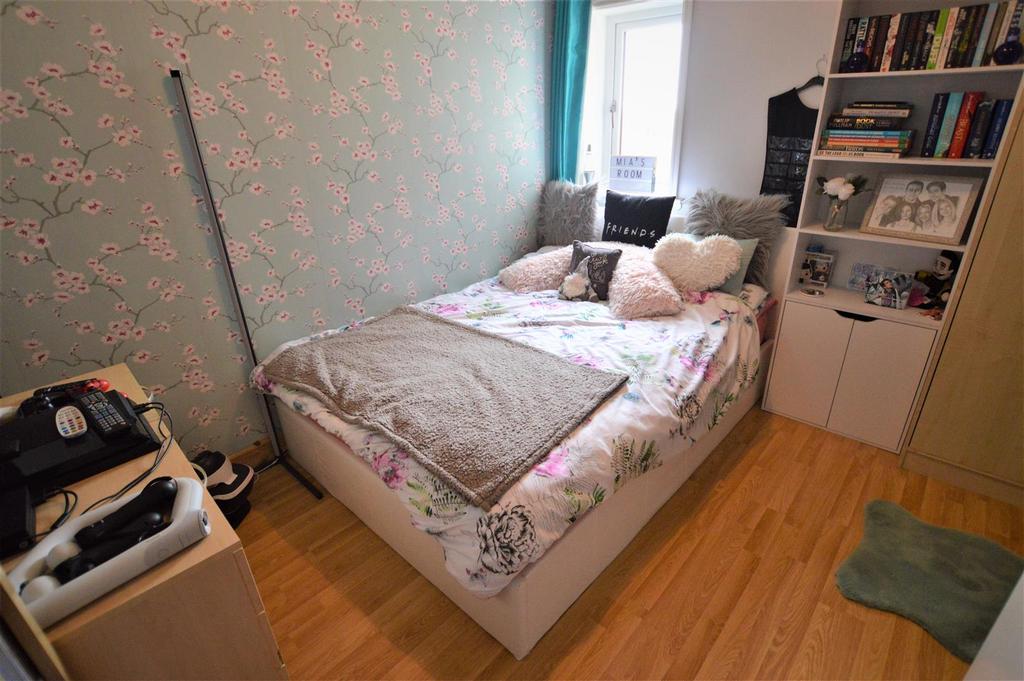 Bed2a.JPG