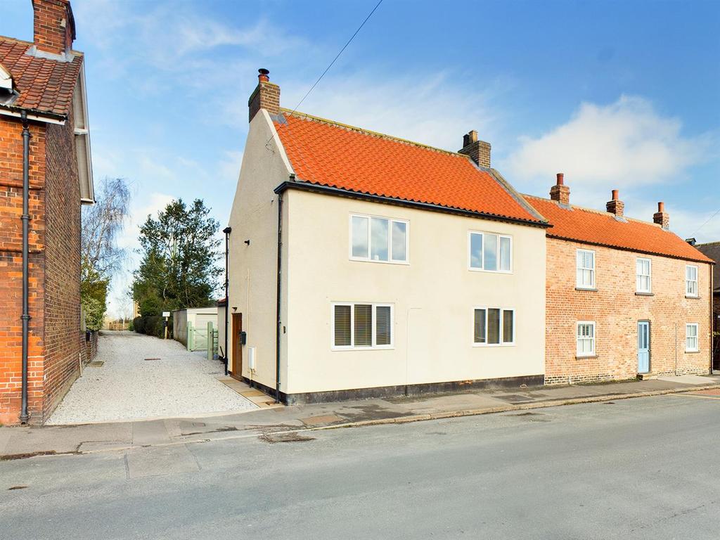 Main Street, Cranswick, Driffield 3 bed semidetached house £275,000