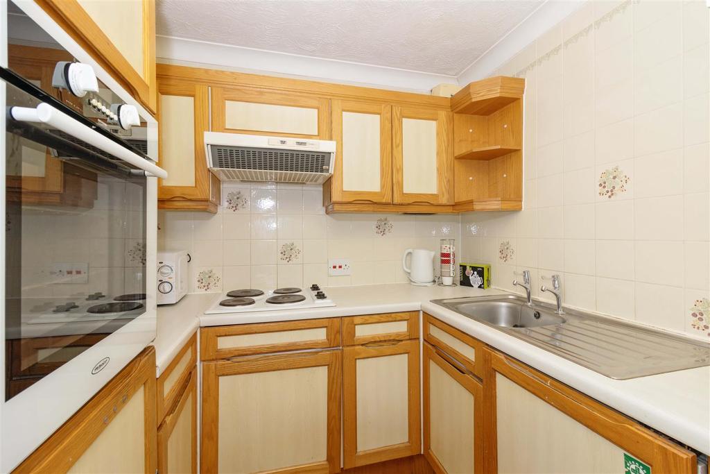 Swiss Gardens, ShorehamBySea 2 bed retirement property £225,000