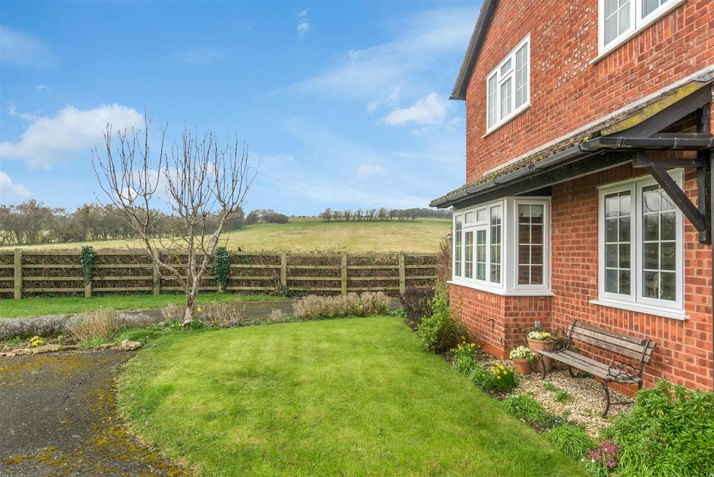 63 Furze Hill Road-3.jpg