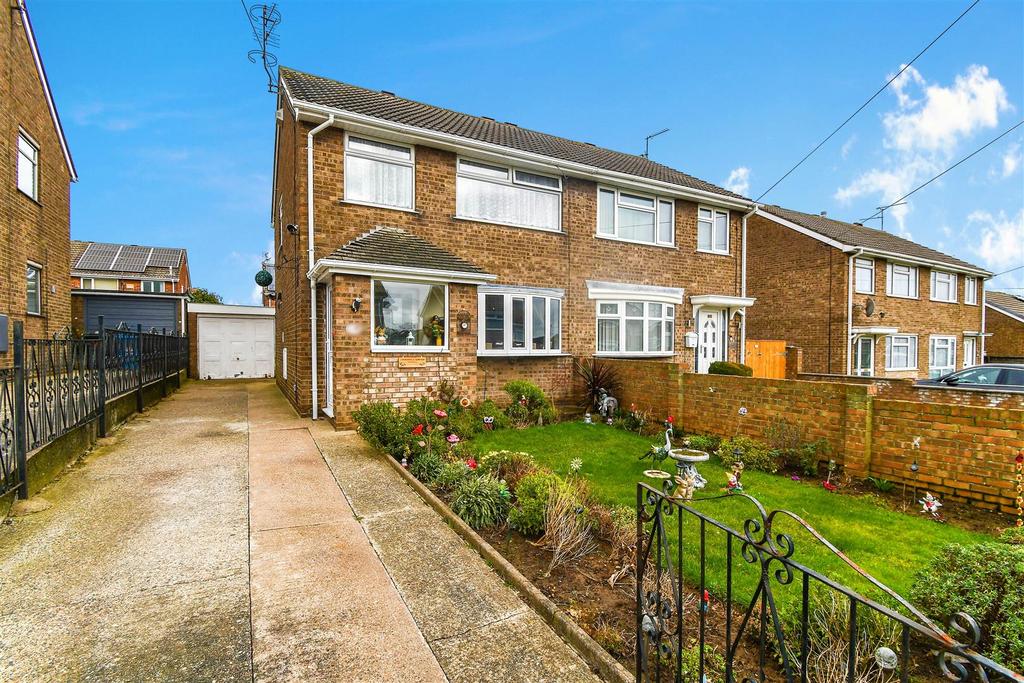 Ark Royal, Bilton, Hull 3 bed semidetached house £160,000