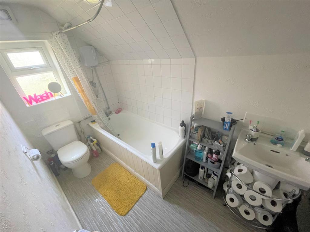 Ellesmere Road, Chorltoncumhardy... 1 bed flat £695 pcm (£160 pw)