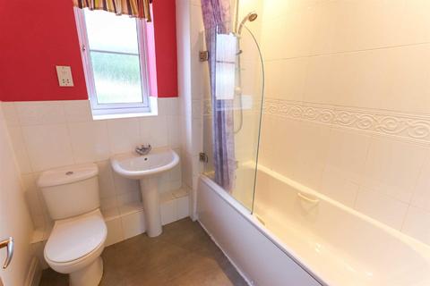 Flat 4, Red Lion Court Woburn Road, Heath And Reach, Leighton Buzzard, LU7 0FL