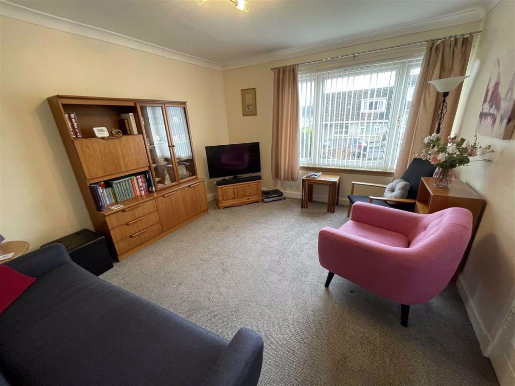 32, Tarvit Drive, Cupar, Fife, KY15 2 bed semidetached house £165,000