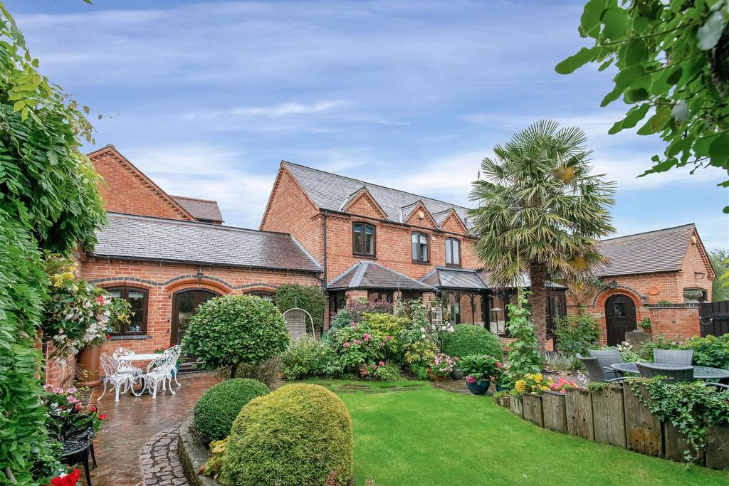 Stonehurst Lane, Normanton On Soar... 4 bed barn conversion £725,000