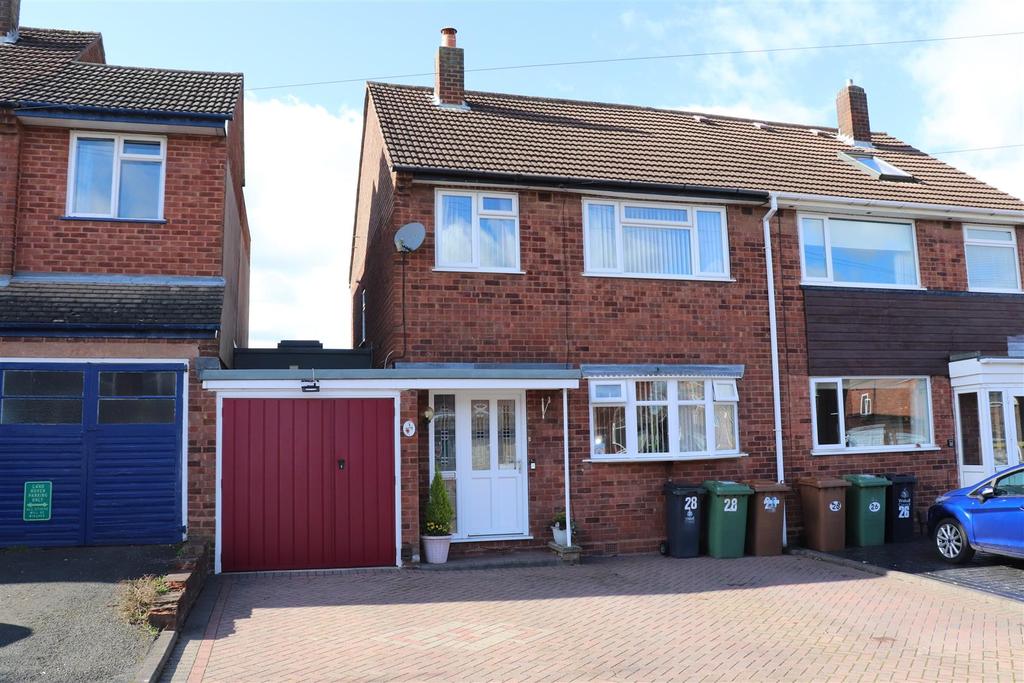 Weston Crescent, Aldridge 3 bed semidetached house £365,000