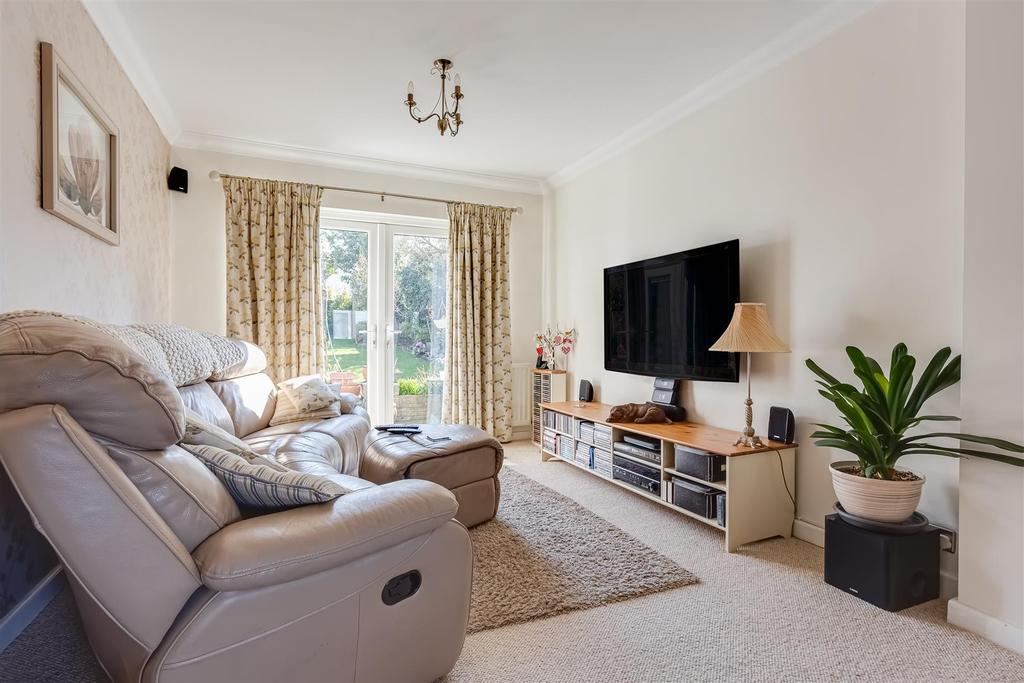 Partridge Mead, Banstead 2 bed detached bungalow £625,000