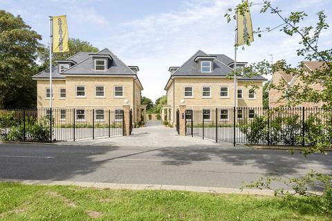2 bedroom penthouse to rent - Ambrosia Court, Rowley Lane, Amethyst Close, Arkley, Hertfordshire, EN5