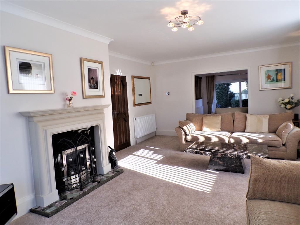 Wolfreton Garth, Kirkella, HU10 7AD 5 bed detached house for sale £