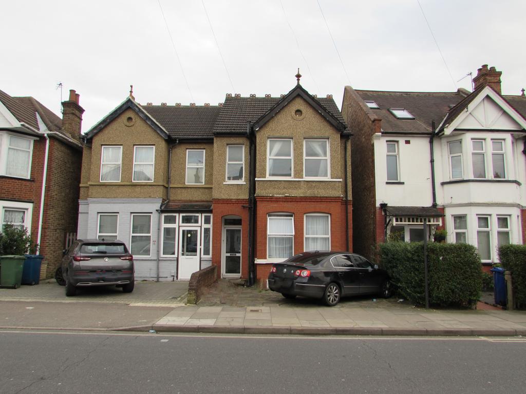 Locket Road, Harrow Wealdstone, HA3 7 SE