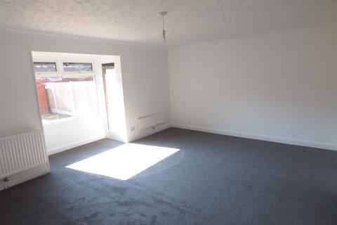 3 bedroom terraced house to rent, Littlebury Green, Basildon, SS13