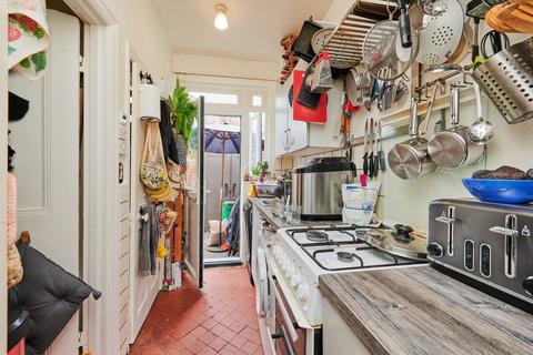 18 Treen Avenue, London, SW13 0JT