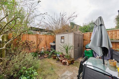 18 Treen Avenue, London, SW13 0JT