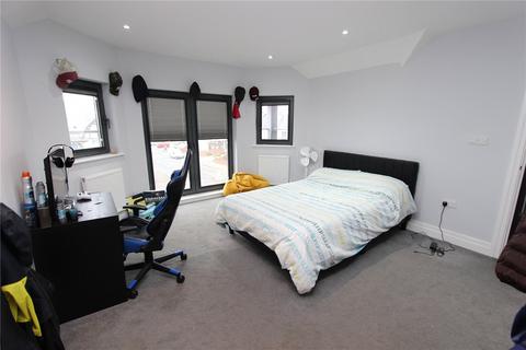 2 bedroom apartment to rent, Valkyrie Road, Westcliff-on-Sea, SS0