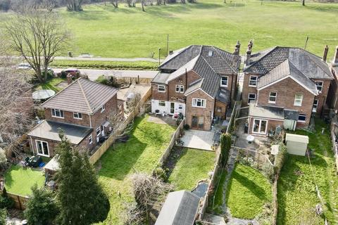 53 Bickerley Road, Ringwood, BH24 1EG