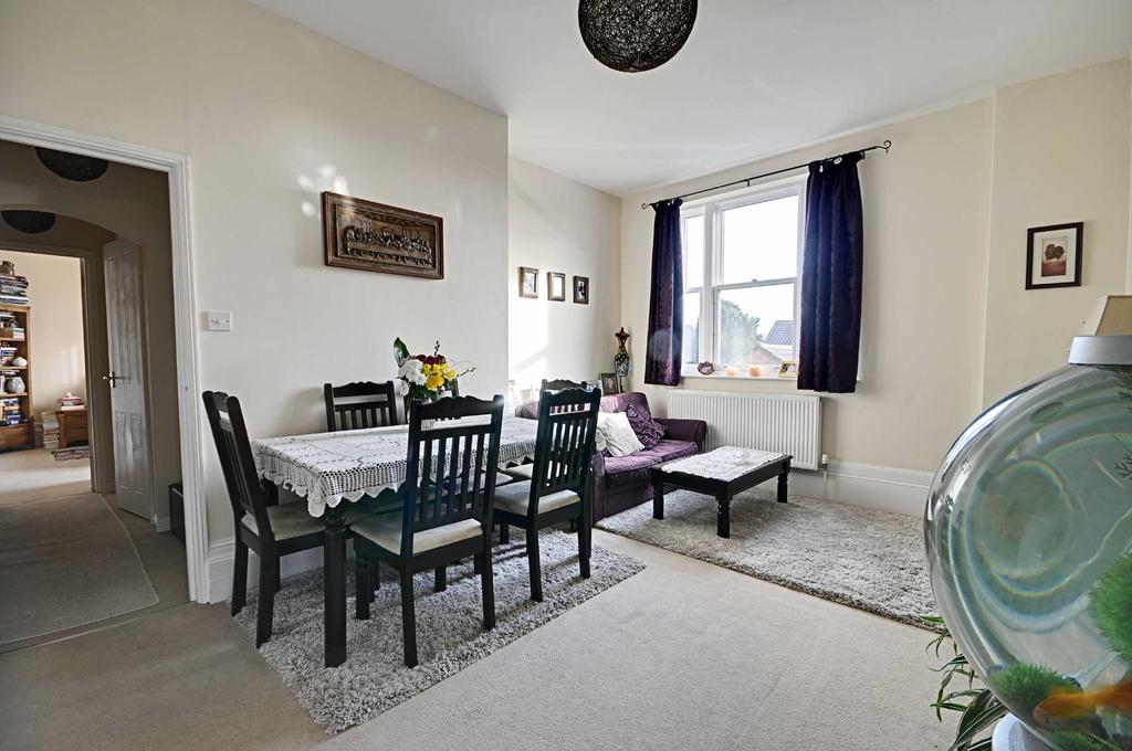 2 Camp Hill Road, Worcester, WR5 1 bed apartment £595 pcm (£137 pw)