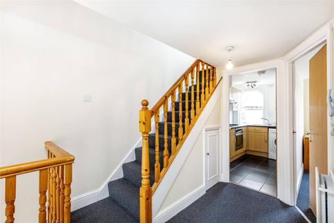 2 bedroom flat to rent, Chantrey Road, Stockwell, London, SW9