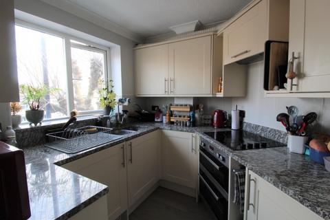 1 bedroom flat to rent, Bargates, Christchurch, BH23