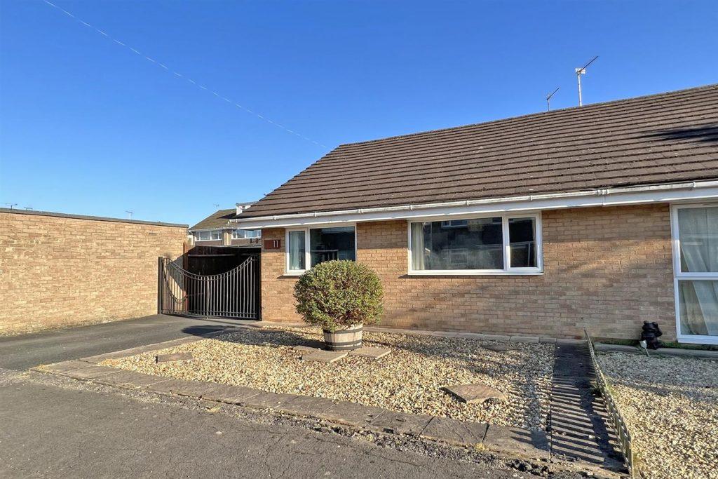 Rowanfield, Cheltenham 2 bed property £295,000