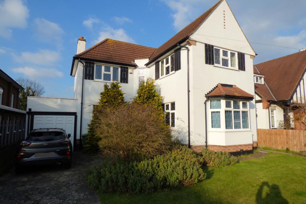 Springfield Gardens, Upminster RM14 3 bed detached house £795,000