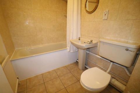 2 bedroom flat to rent, Parkside Court, Wood Green, N22