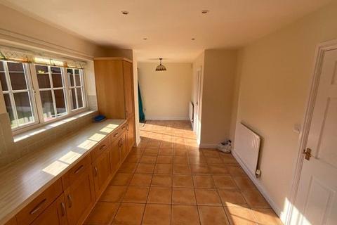4 bedroom detached house to rent - Weybourne Walk, Muxton, Telford, Shropshire, TF2