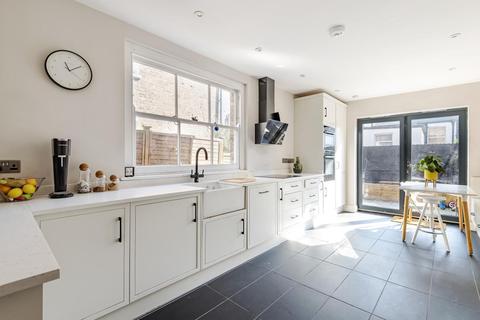 49 Waterlow Road, London, N19 5NJ