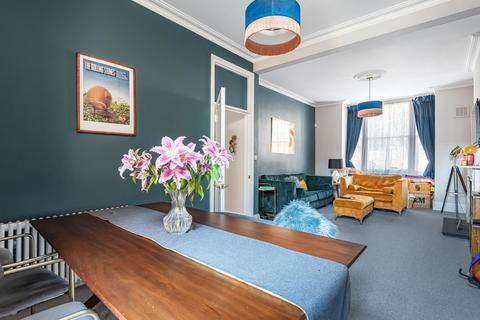 49 Waterlow Road, London, N19 5NJ