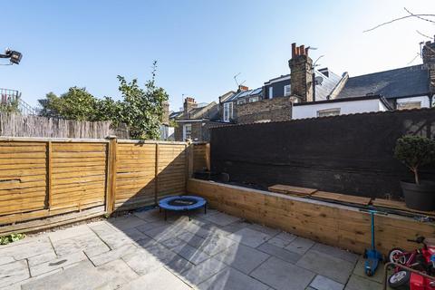49 Waterlow Road, London, N19 5NJ