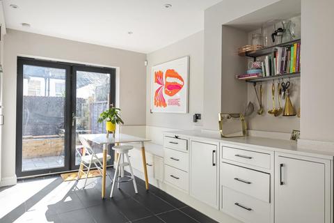 49 Waterlow Road, London, N19 5NJ