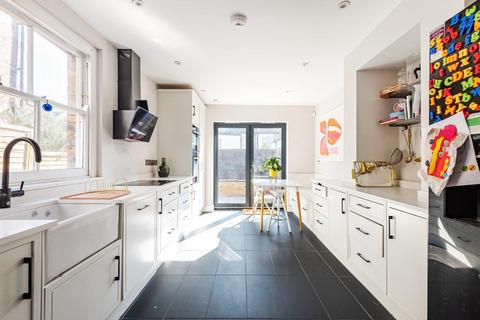 49 Waterlow Road, London, N19 5NJ