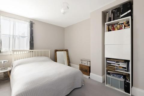 49 Waterlow Road, London, N19 5NJ