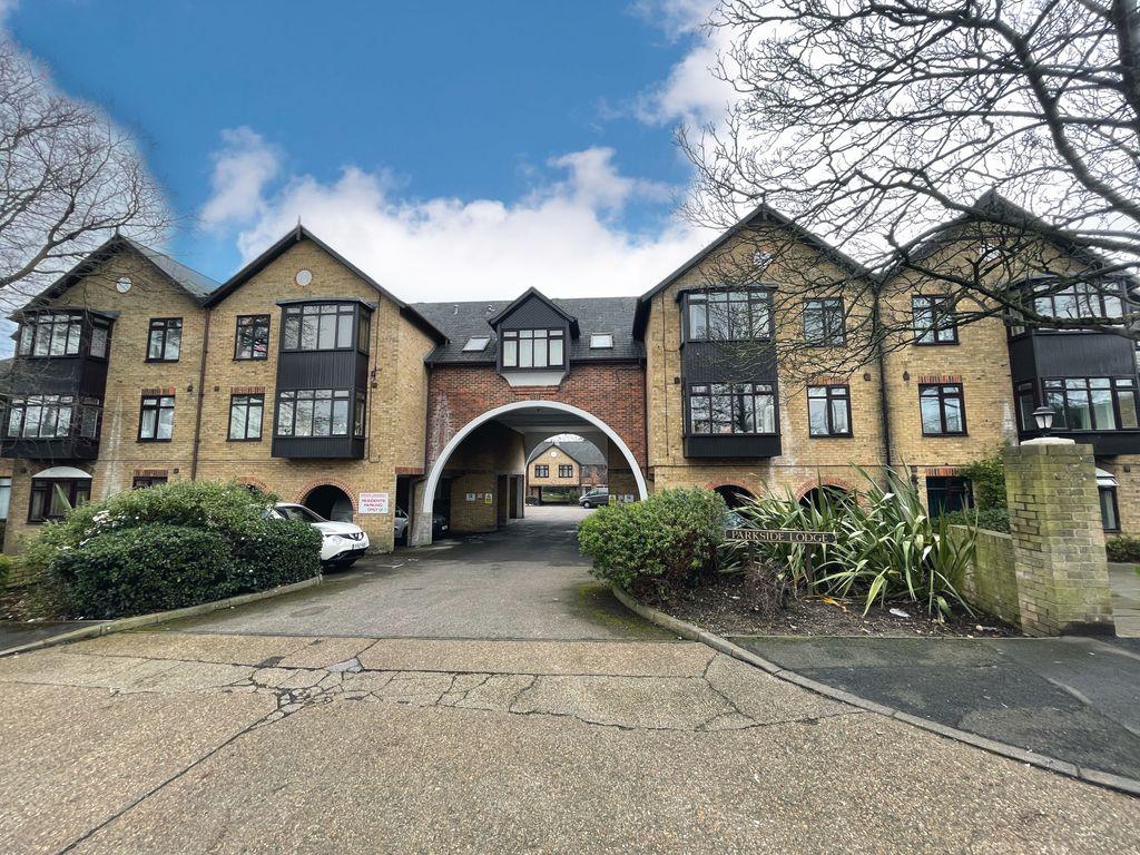 45 Parkside Lodge, 101 Erith Road... Studio £175,000