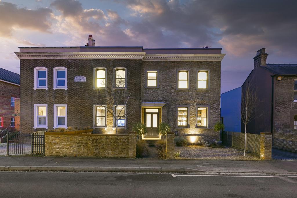 Pemberton Road, East Molesey, KT8 4 bed semidetached house £2,250,000