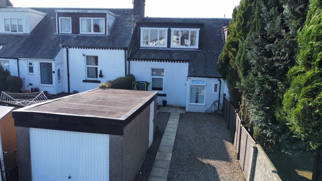 Molendinar Terrace, Neilston G78 4 bed terraced house £160,000
