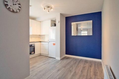 3 bedroom flat to rent, Tollcross Road, Tollcross, Glasgow, G32