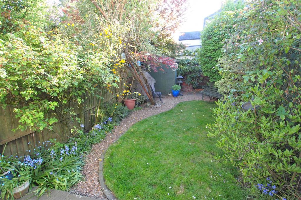 West Gardens, Ewell Village, KT17 2 bed terraced house £450,000