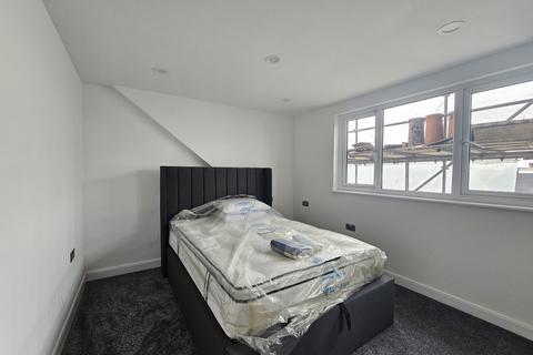 2 bedroom apartment to rent, Melrose Avenue, Willesden, NW2