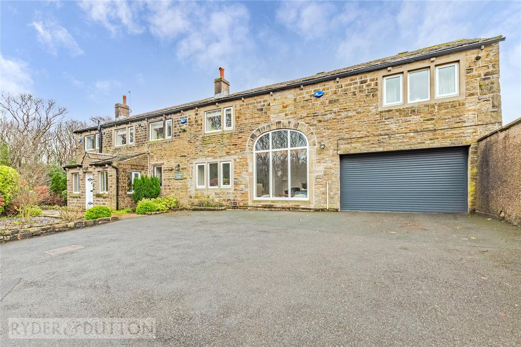 Slades Lane, Helme, Meltham, Holmfirth, HD9 5 bed detached house £800,000