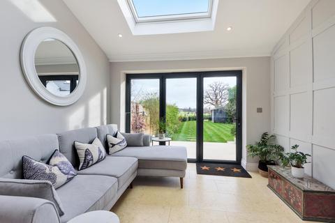 18 Summer Road, East Molesey, KT8 9LS