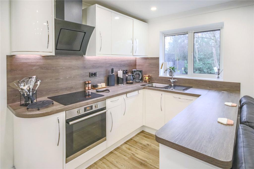 Finmere, North Lake, Bracknell, RG12 1 bed bungalow £300,000