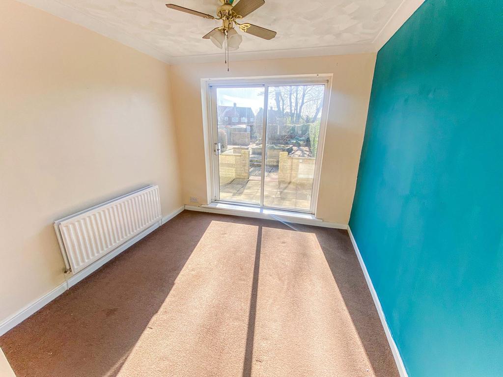 Village Road, Cramlington... 3 bed semidetached house £120,000
