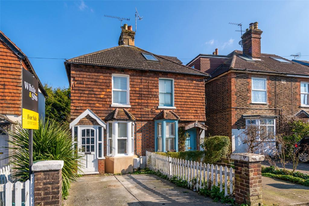 Earlswood Road Redhill Rh1 2 Bed Semi Detached House £430 000