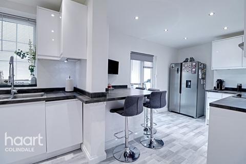 14 Gilbert Grove, Edgware, HA8 0HL