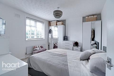 14 Gilbert Grove, Edgware, HA8 0HL