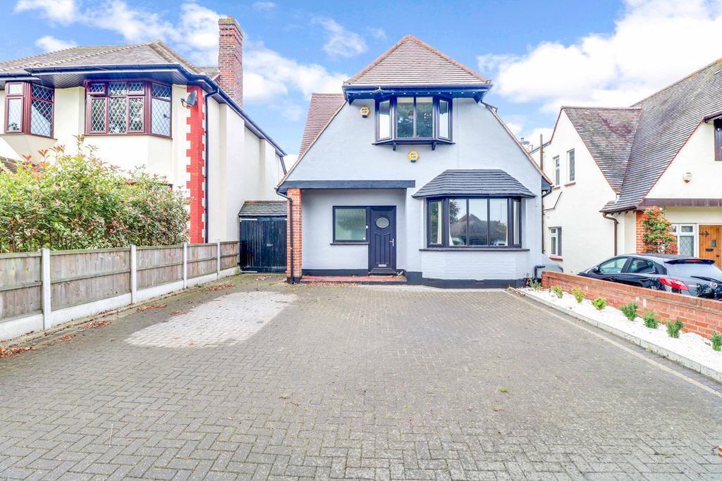 Somerset Avenue, Westcliffonsea, SS0 5 bed detached house £575,000